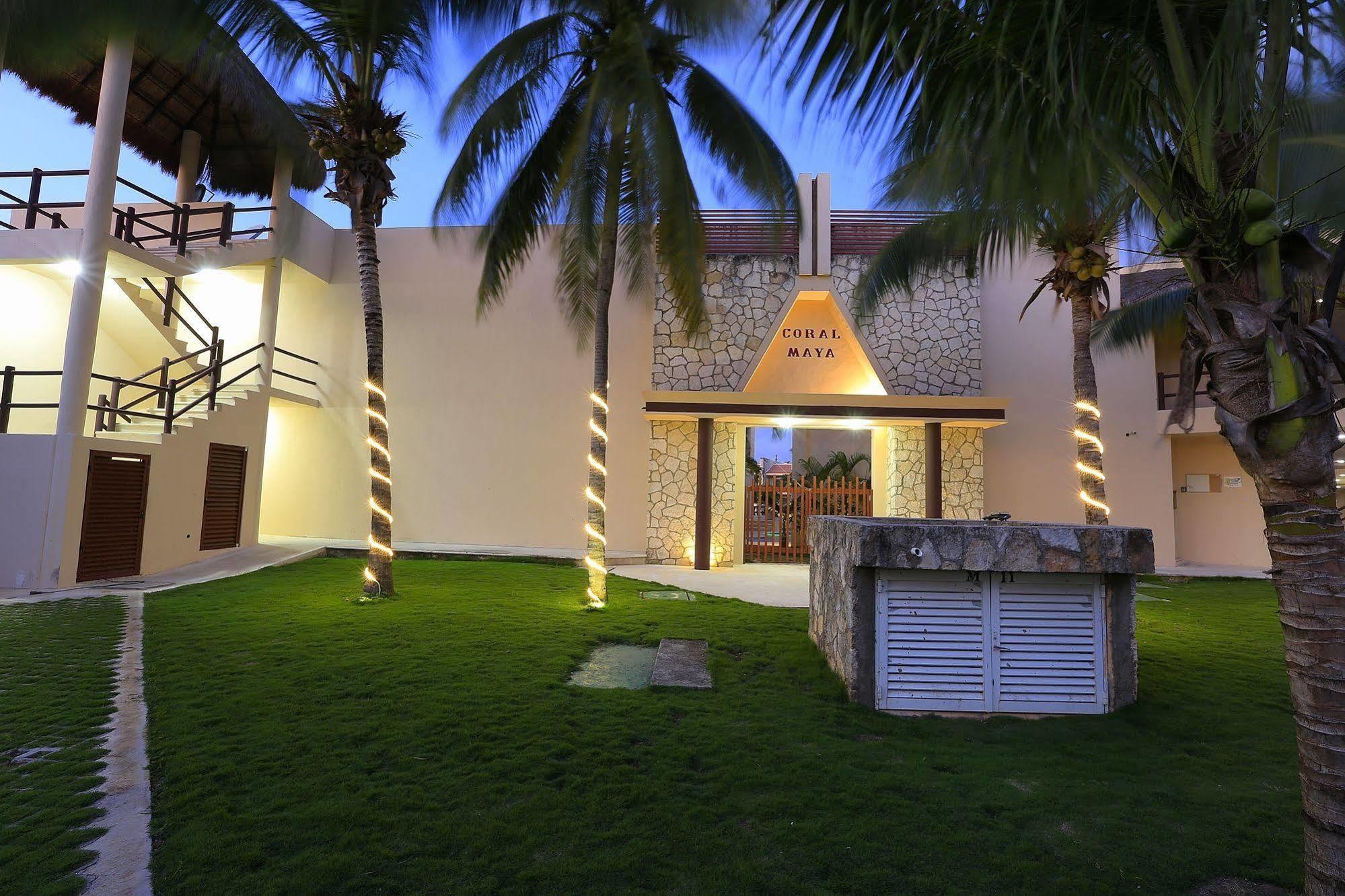 Coral Maya Stay Suites Puerto Aventuras Bagian luar foto